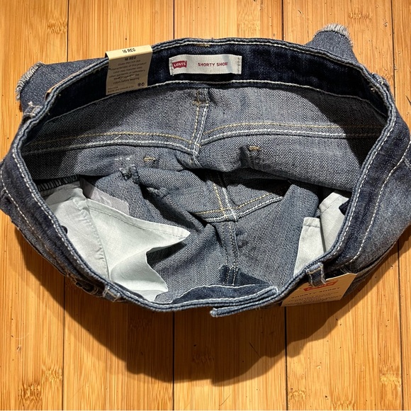 NWT Levi’s Shorty Shorts Raw Hem Embroidered Detail Size 16R Juniors - Picture 5 of 15